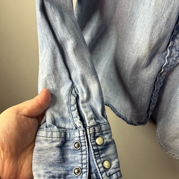 American Eagle Outfitters Denim Blue Ombre‎ Wash Jacket Womens - Picture 4 of 6